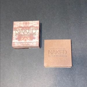 SOLD!!!! URBAN DECAY SHE IS ILLUMNATED